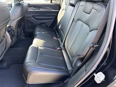 New 2025 Jeep Grand Cherokee Limited image 7