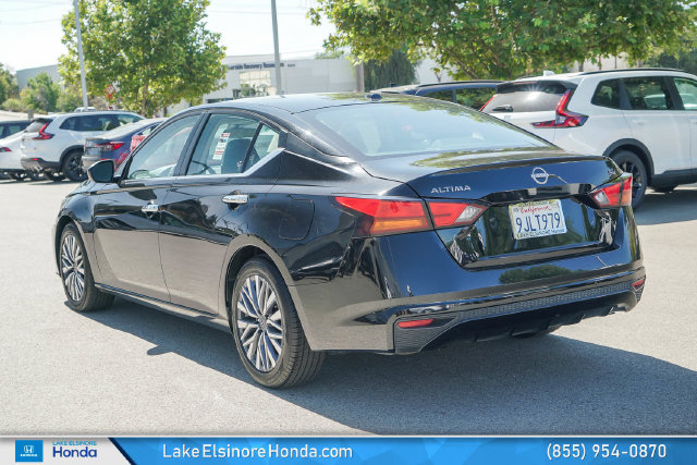 Used 2024 Nissan Altima 2.5 SV FWD image 11