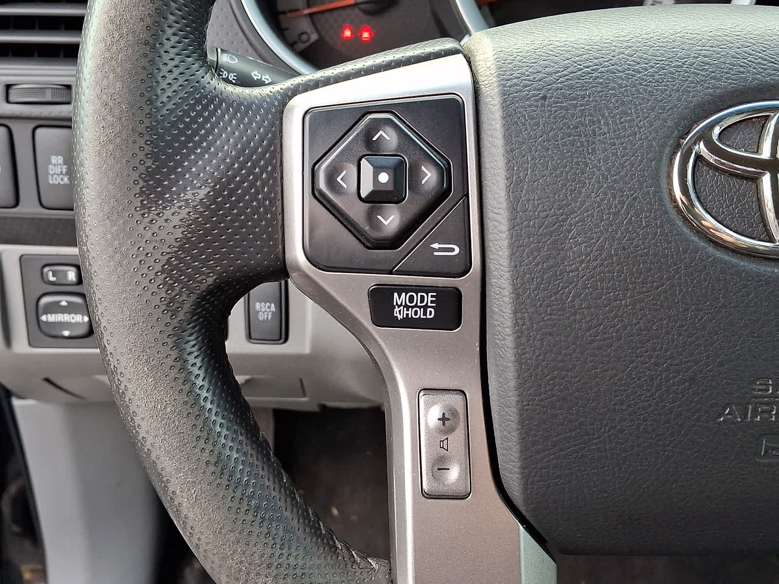 Used 2015 Toyota Tacoma 4x4 Double Cab w/ TRD Off-Road Package image 21