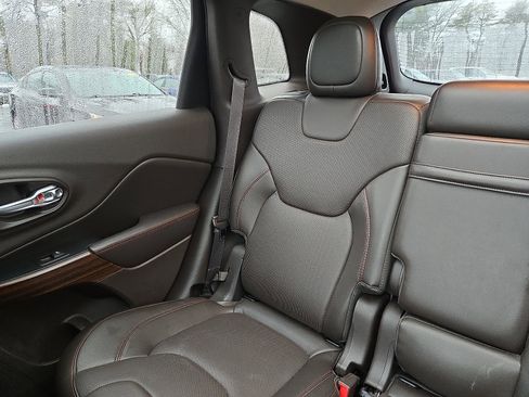 Used 2015 Jeep Cherokee Trailhawk w/ Comfort/Convenience Group image 18