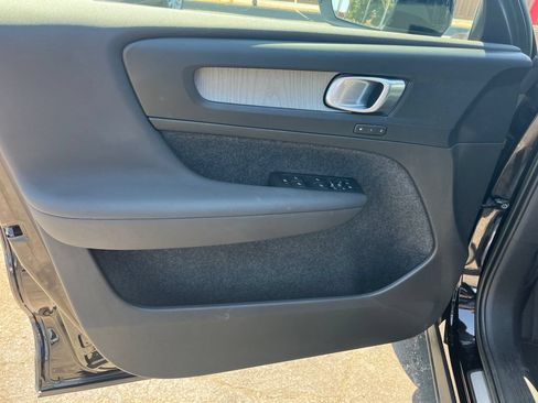 Used 2023 Volvo XC40 B5 Plus w/ Driver Assist Package AWD/4WD image 10