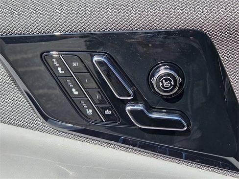 New 2025 Cadillac Optiq Sport 2 w/ LPO, Floor Liner Package image 20