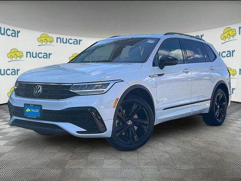 Certified 2023 Volkswagen Tiguan SE R-Line AWD/4WD image 3