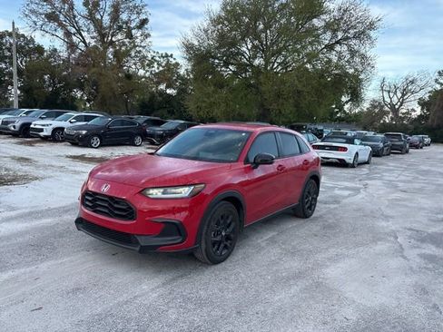 Used 2023 Honda HR-V Sport image 2