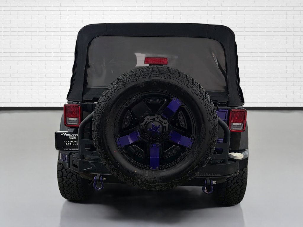 Used 2015 Jeep Wrangler Unlimited Rubicon AWD/4WD image 8