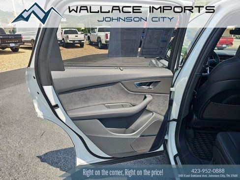 Used 2025 Audi SQ7 Premium Plus AWD/4WD image 25