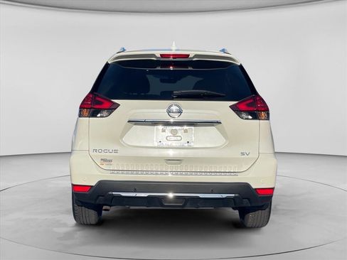 Used 2020 Nissan Rogue SV w/ Premium Package FWD image 6