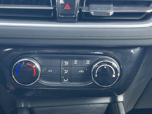 Used 2025 Chevrolet TrailBlazer LT image 6