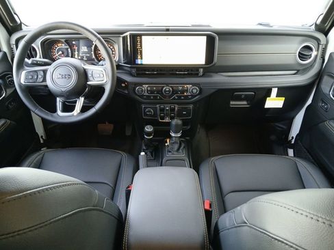 New 2026 Jeep Wrangler Unlimited Sahara AWD/4WD image 3