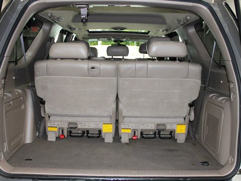 Used 2002 Toyota Sequoia SR5 image 31