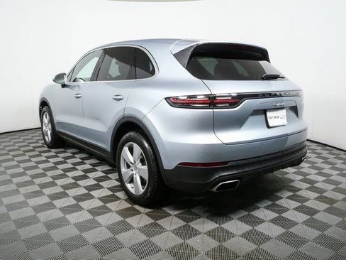 Certified 2023 Porsche Cayenne w/ Premium Package AWD/4WD image 3
