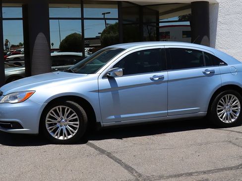 Used 2013 Chrysler 200 Limited FWD image 4
