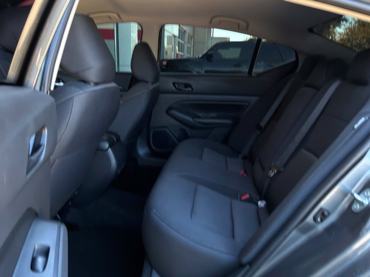 Used 2025 Nissan Altima 2.5 SV FWD image 12