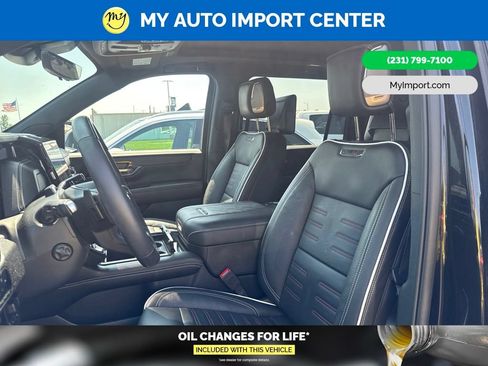 Used 2025 GMC Yukon XL AT4 Ultimate AWD/4WD image 14