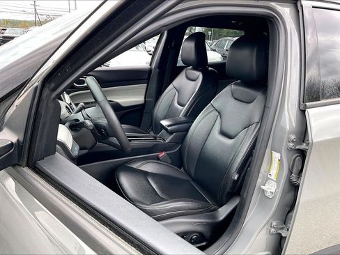 Used 2024 Jeep Compass Limited AWD/4WD image 9