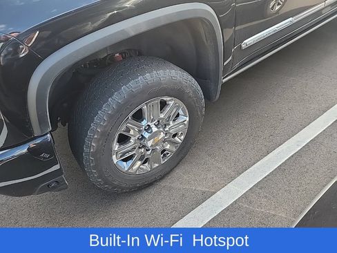 Used 2024 Chevrolet Silverado 2500 High Country w/ High Country Premium Package AWD/4WD image 9