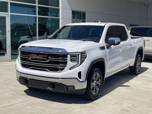 Used 2025 GMC Sierra 1500 SLT AWD/4WD image 2