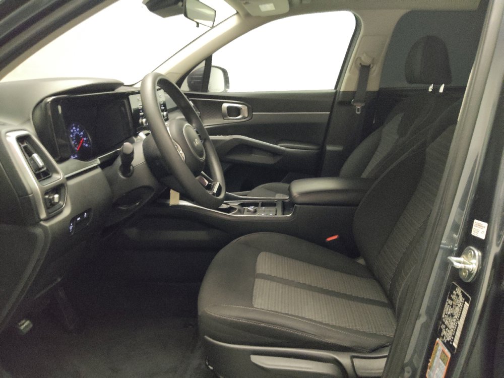 Used 2022 Kia Sorento LX FWD image 17