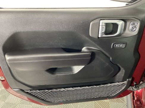 Used 2021 Jeep Gladiator Willys image 12