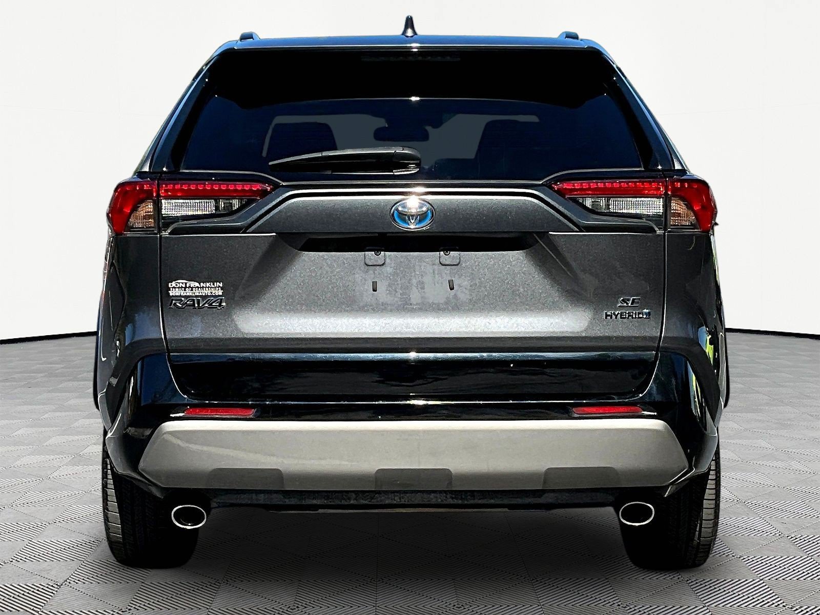 Used 2022 Toyota RAV4 SE w/ SE Grade Weather Package AWD/4WD image 5