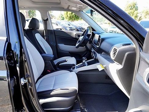 Certified 2026 Hyundai Venue SEL FWD image 11
