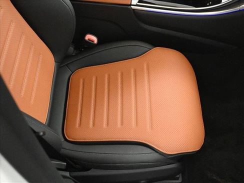 Certified 2026 Mercedes-Benz GLC 300 4MATIC image 29