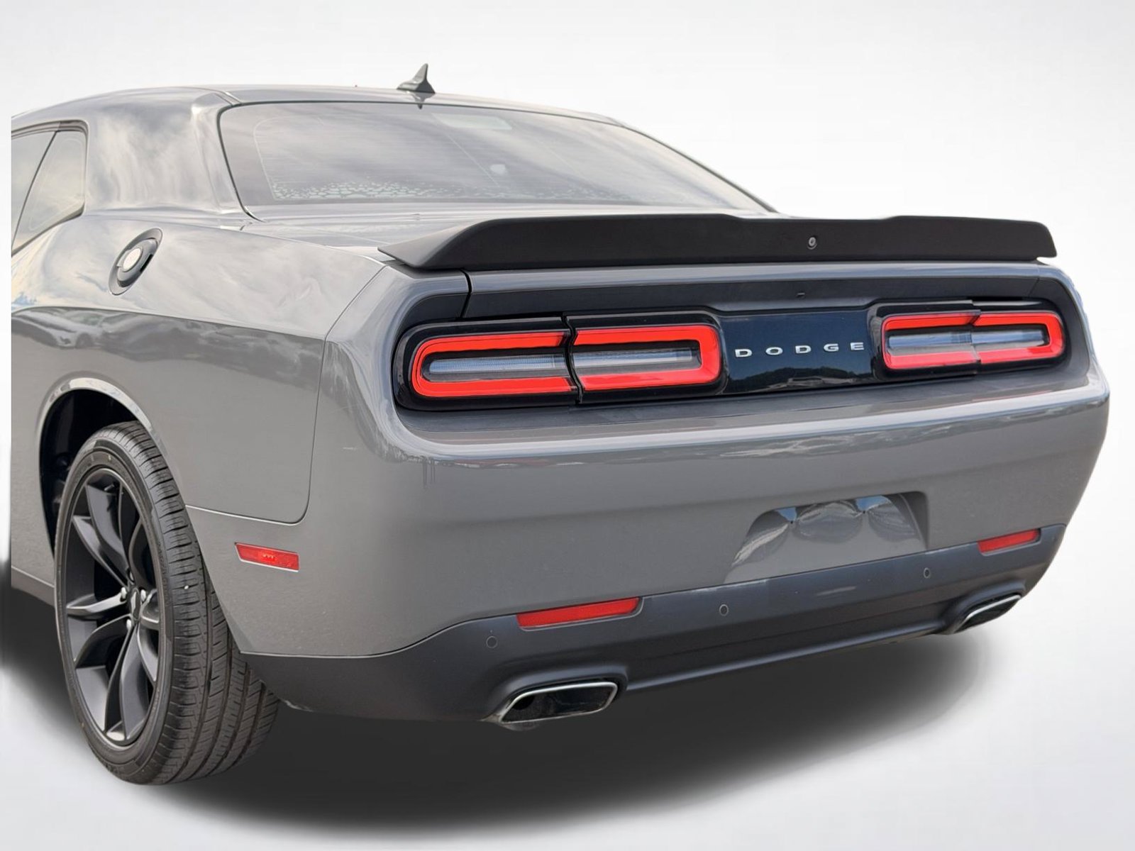 Used 2018 Dodge Challenger SXT Plus RWD image 5