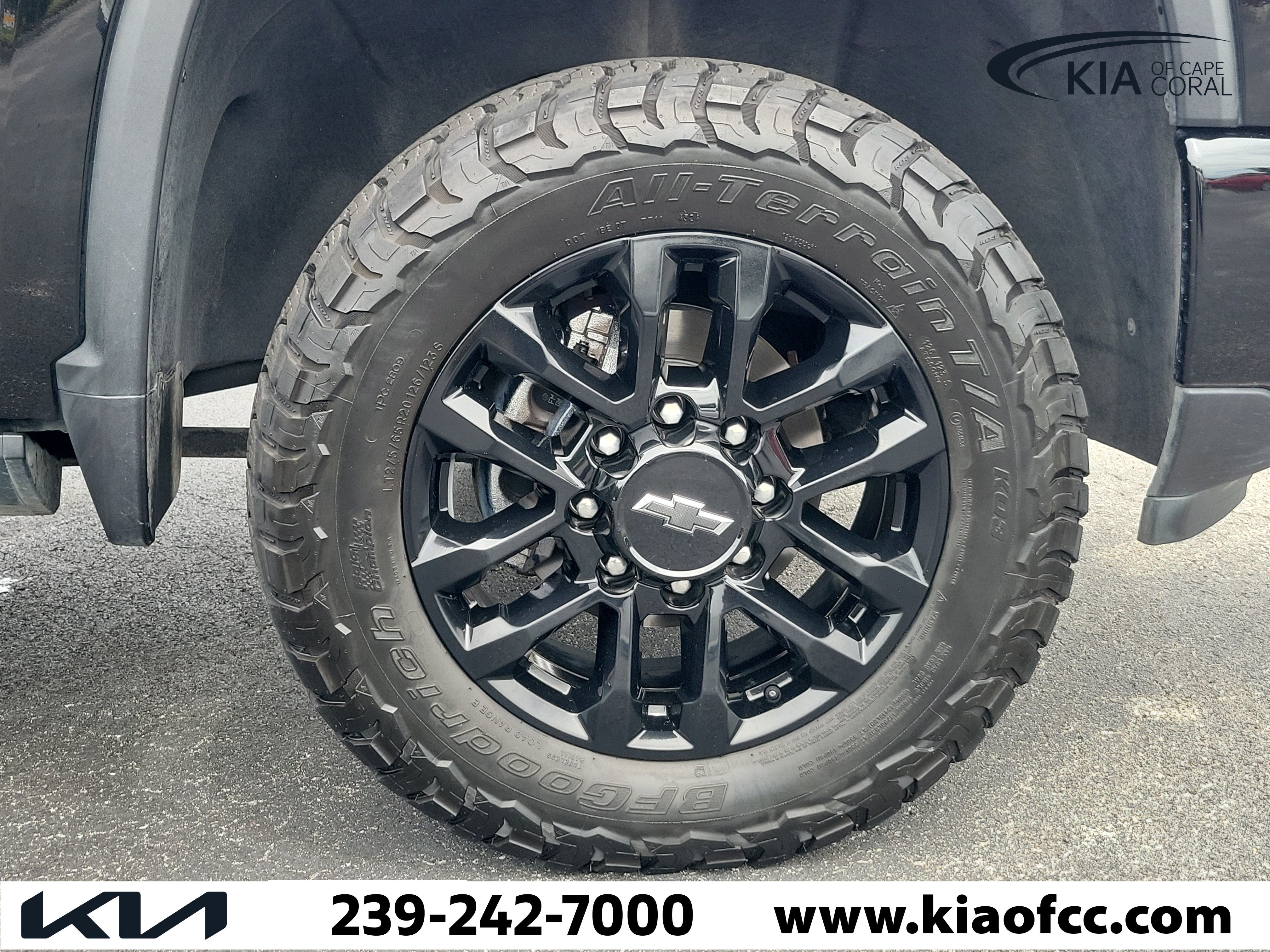 Used 2025 Chevrolet Silverado 2500 High Country w/ Midnight Edition AWD/4WD image 7