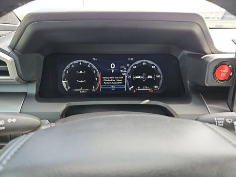 Used 2025 Toyota Tacoma TRD Off-Road image 11