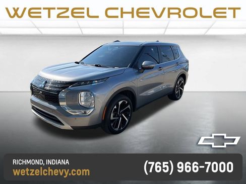 Used 2024 Mitsubishi Outlander SE AWD/4WD image 2