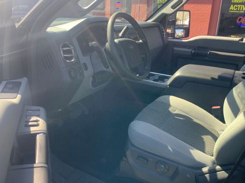 Used 2012 Ford F350 XLT w/ XLT Interior Pkg AWD/4WD image 12