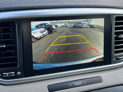 Used 2022 Kia Sportage LX image 18