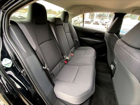 Used 2023 Toyota Corolla LE image 18
