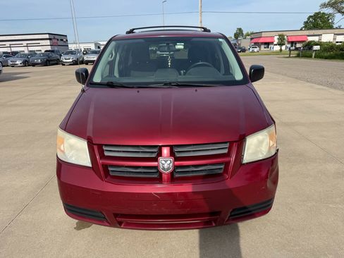 Used 2010 Dodge Grand Caravan Hero w/ Entertainment Group 1 FWD image 9