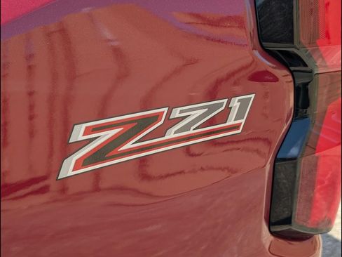 Used 2024 Chevrolet Colorado Z71 w/ Z71 Convenience Package 2 AWD/4WD image 24