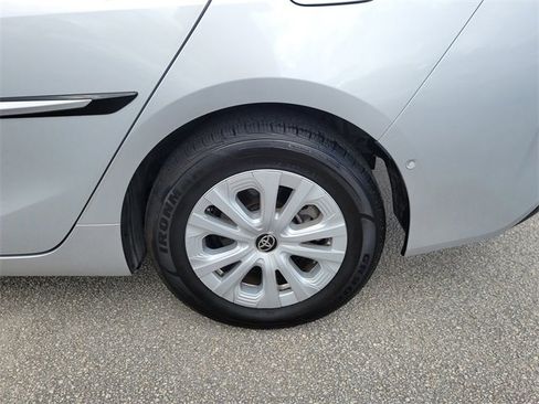 Used 2019 Toyota Prius LE image 6