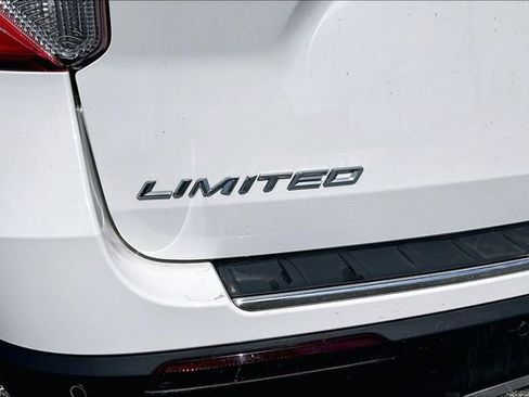 Used 2023 Ford Explorer Limited w/ Limited Technology Package image 23