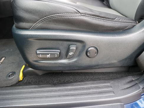 Used 2022 Toyota 4Runner SR5 Premium w/ Moonroof Package image 33