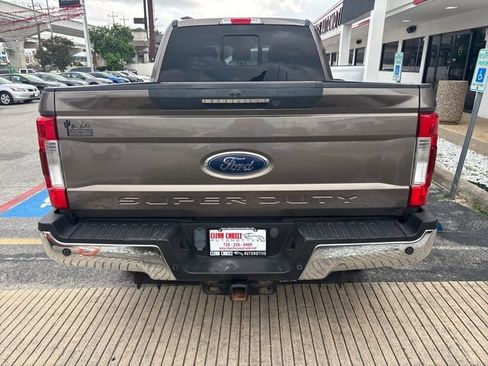 Used 2018 Ford F250 Lariat w/ Lariat Ultimate Package AWD/4WD image 5