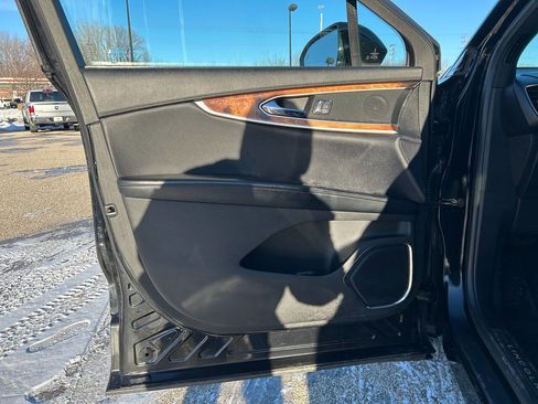 Used 2016 Lincoln MKX Reserve w/ Technology Package image 15