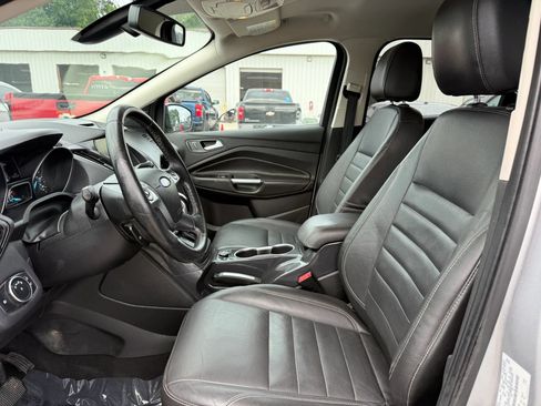Used 2015 Ford Escape Titanium w/ Equipment Group 301A AWD/4WD image 2