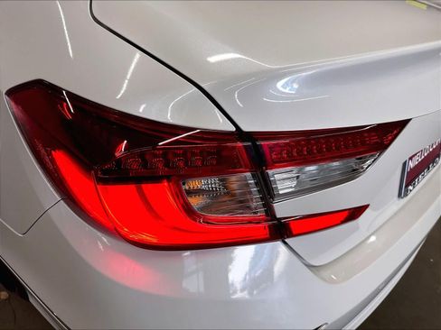 Used 2022 Honda Accord Touring image 30