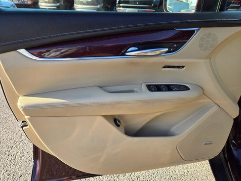 Used 2017 Cadillac XT5 Luxury w/ Driver Awareness Package AWD/4WD image 39