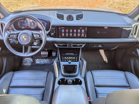 Certified 2025 Porsche Cayenne Coupe AWD/4WD image 12