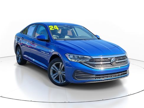 Used 2024 Volkswagen Jetta SE FWD image 1