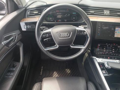 Used 2019 Audi e-tron Prestige w/ Prestige Package image 15