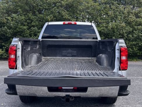 Used 2019 Chevrolet Silverado 1500 LT AWD/4WD image 7