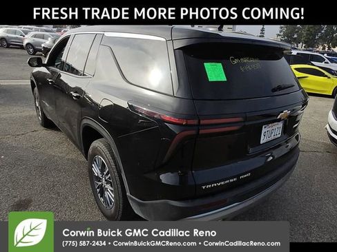 Used 2025 Chevrolet Traverse LT AWD/4WD image 4