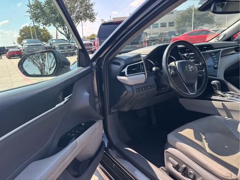 Used 2018 Toyota Camry XSE w/ Driver Assist Package FWD image 6