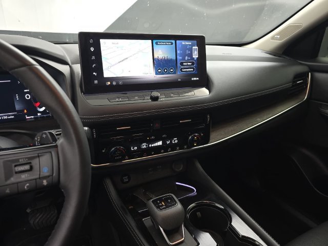 Used 2024 Nissan Rogue Platinum w/ Platinum Premium Package FWD image 18